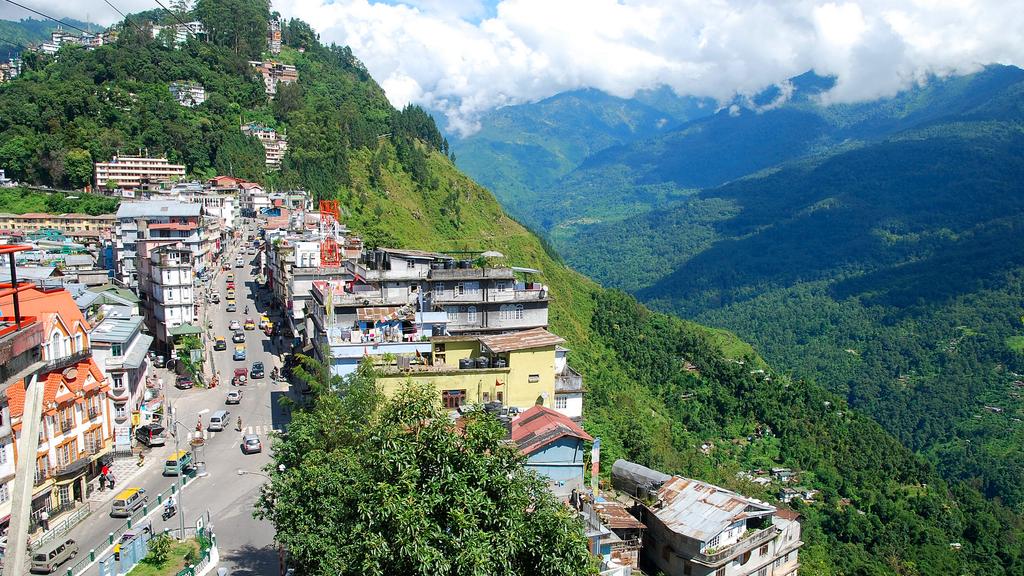  Places to Visit in Sikkim | Sikkim Tourism | List of Top Heavenly Places in Sikkim