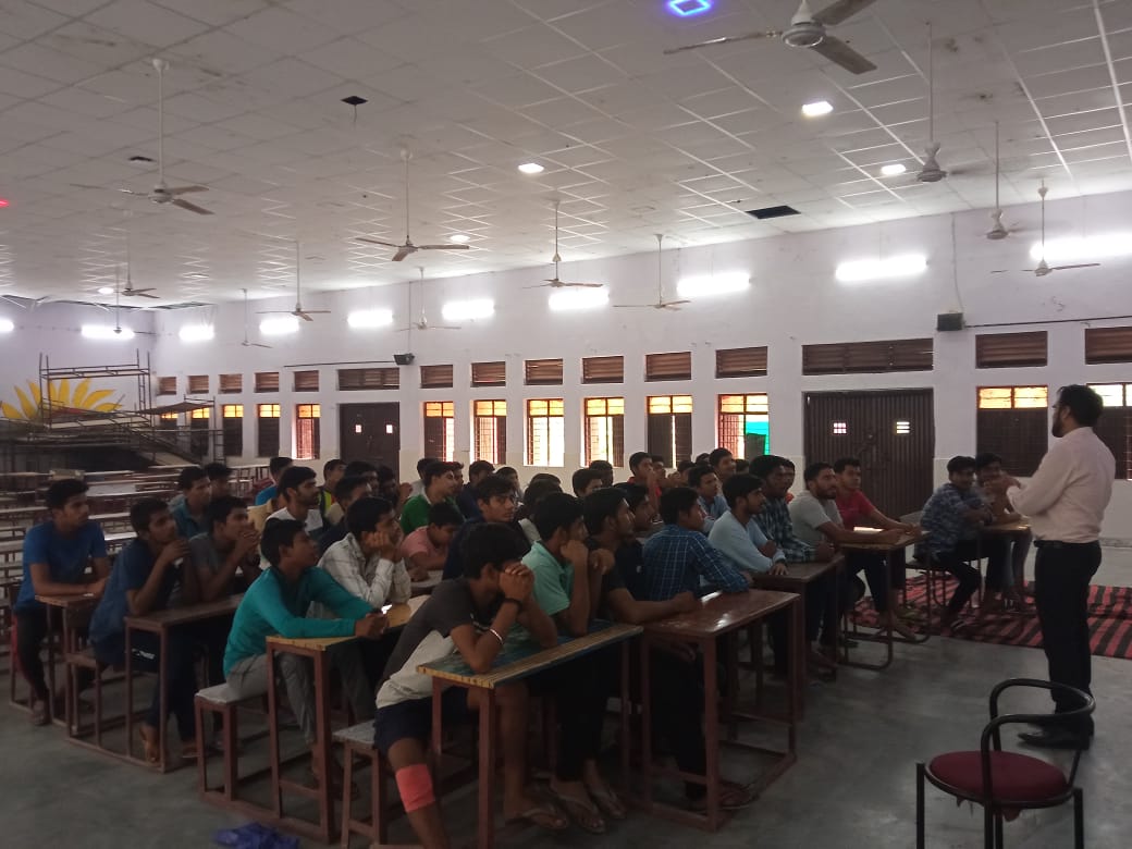 Career Guidance Seminar by Paras Institute of Commerce 