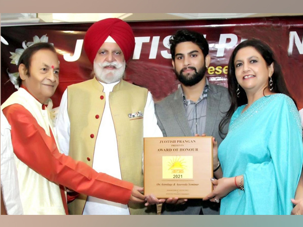 parduman-suri-awarded-the-youth-icon-star-2021-jyotish-urja-award-by-jyotish-prangan