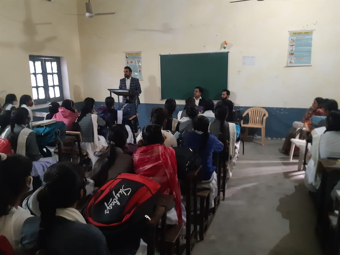 Paras Institute of Commerce | Paras Institute of Commerce Conducted Career Counseling Seminar