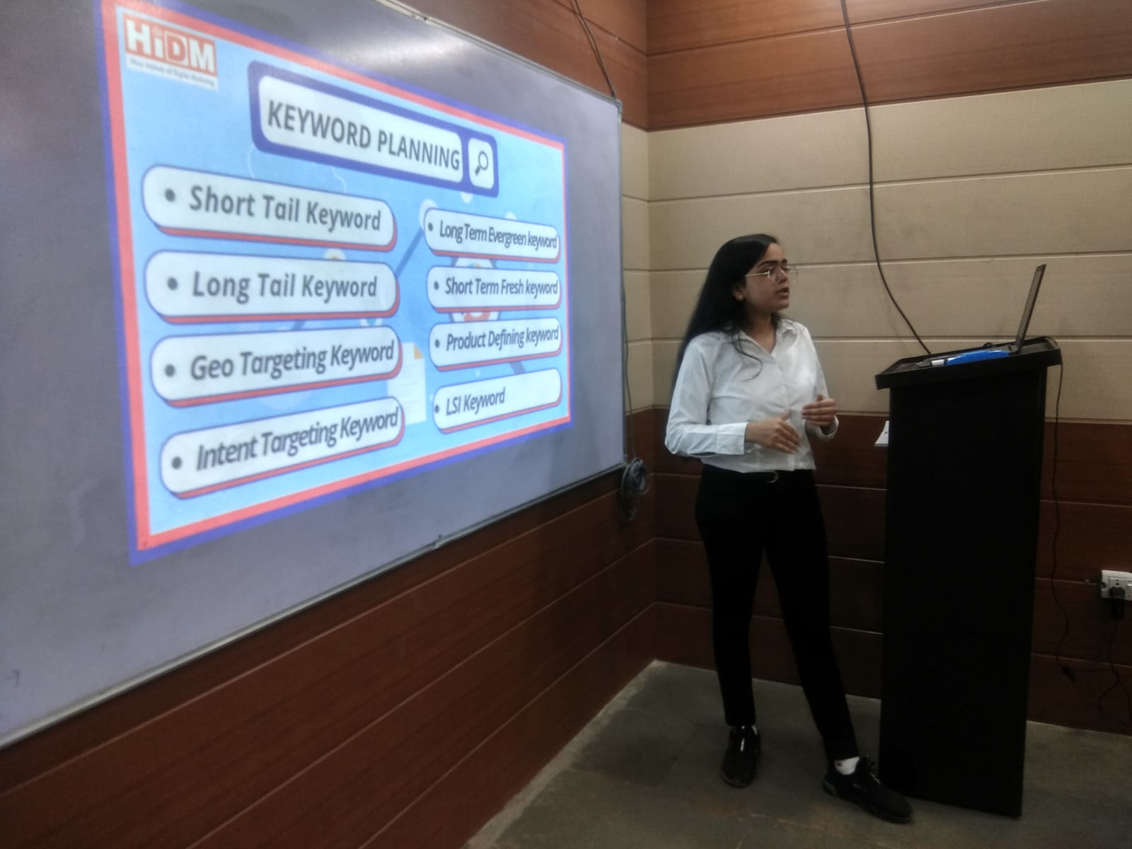 Digital Marketing Seminar Fest 2021: Seminar on SEO techniques