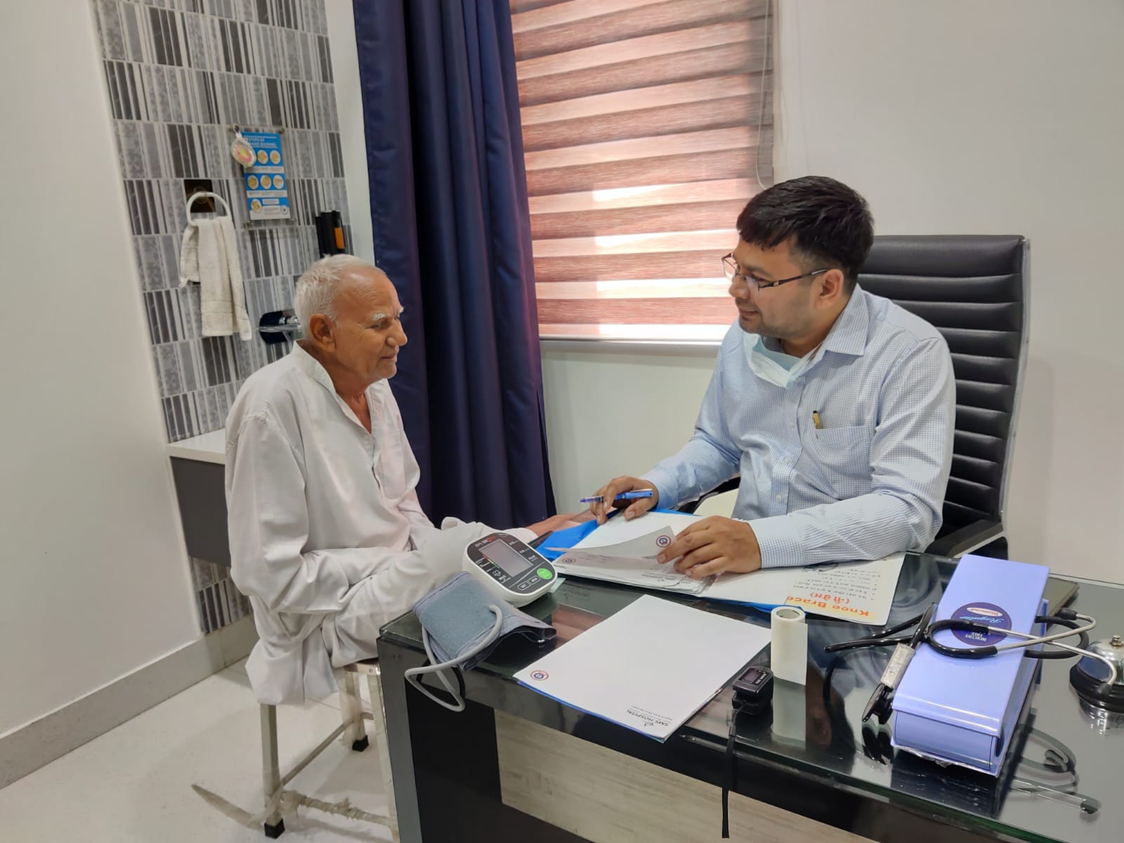 free health check up camp by Sapra hospital 