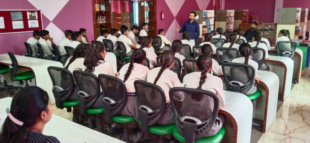 Career Counselling seminar by Paras Institute of Commerce Pvt Ltd