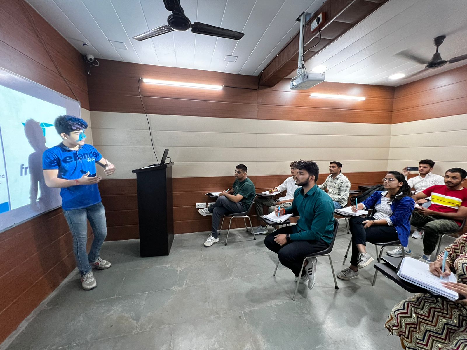 Digital-marketing-institute-in-Hisar