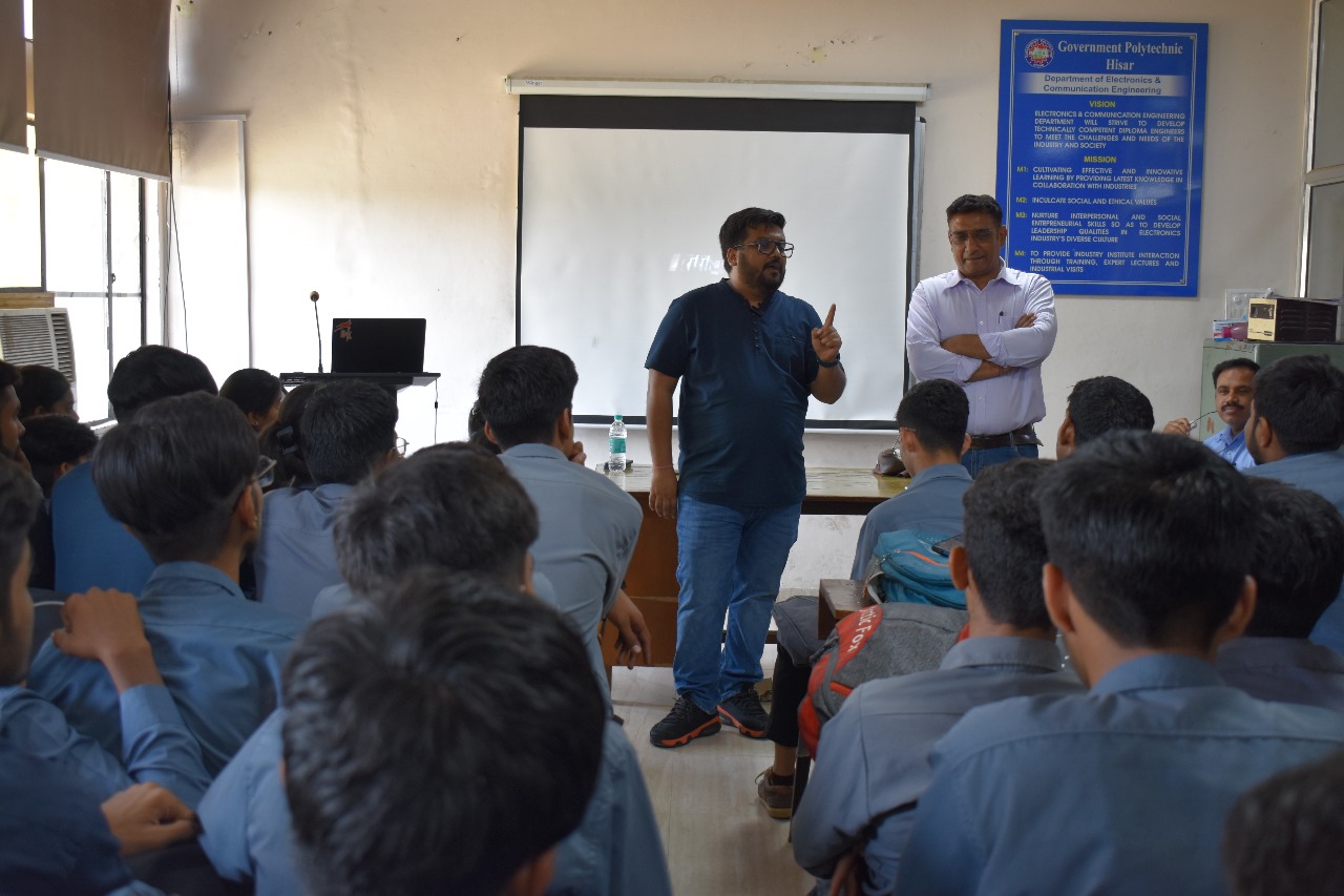 Seminar on How to Manage Digital Footprints at Govt Polytechnic by HiDM