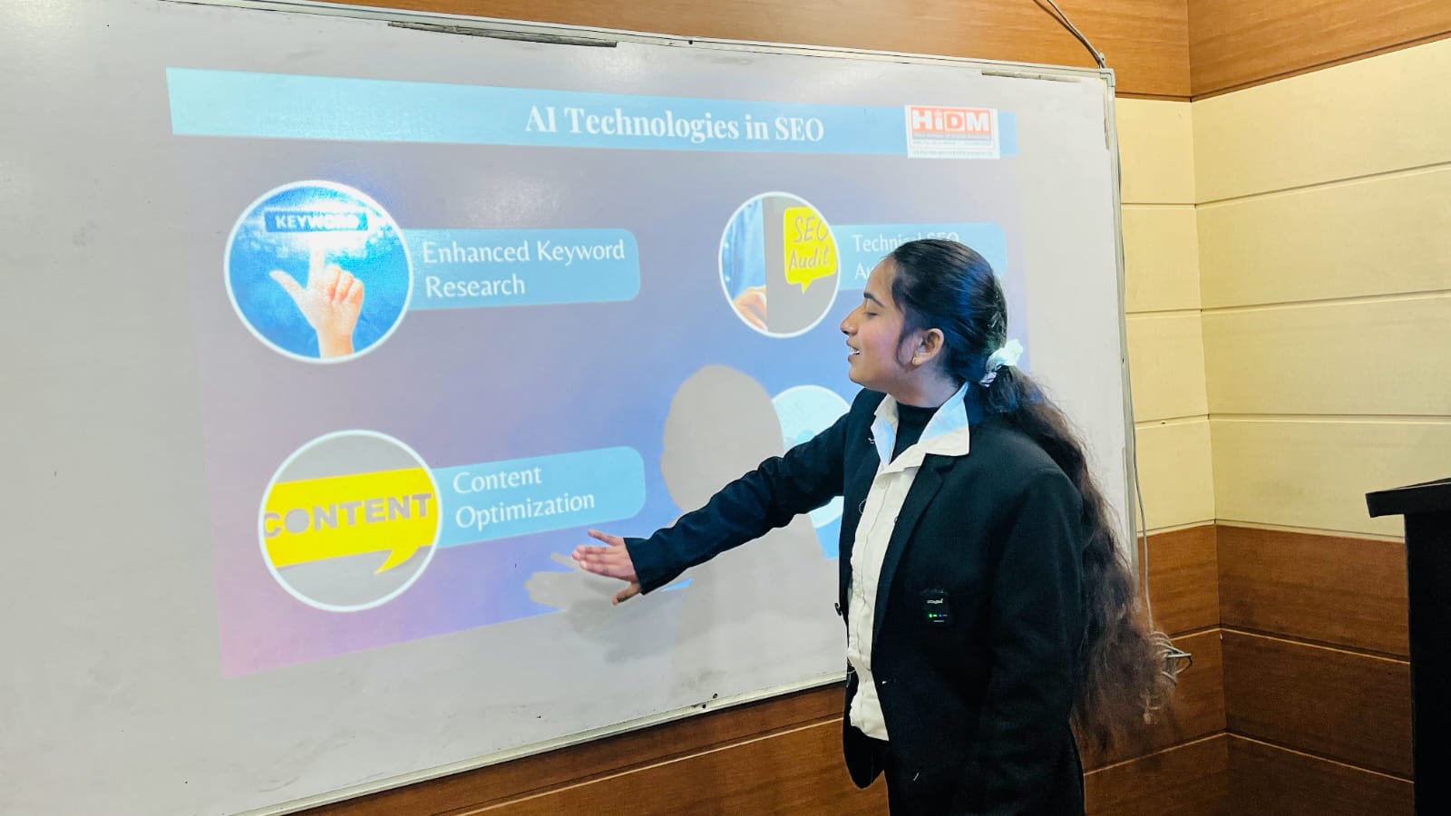Varsha, a student at HIDM, presented a seminar on ‘AI Technologies in SEO’. The seminar was informative, covering several aspects of Search Engine Optimisation