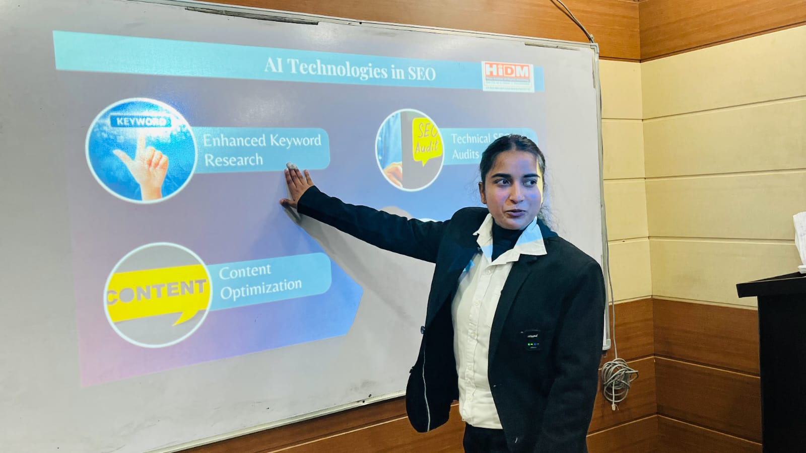 Varsha, a student at HIDM, presented a seminar on ‘AI Technologies in SEO’. The seminar was informative, covering several aspects of Search Engine Optimisation
