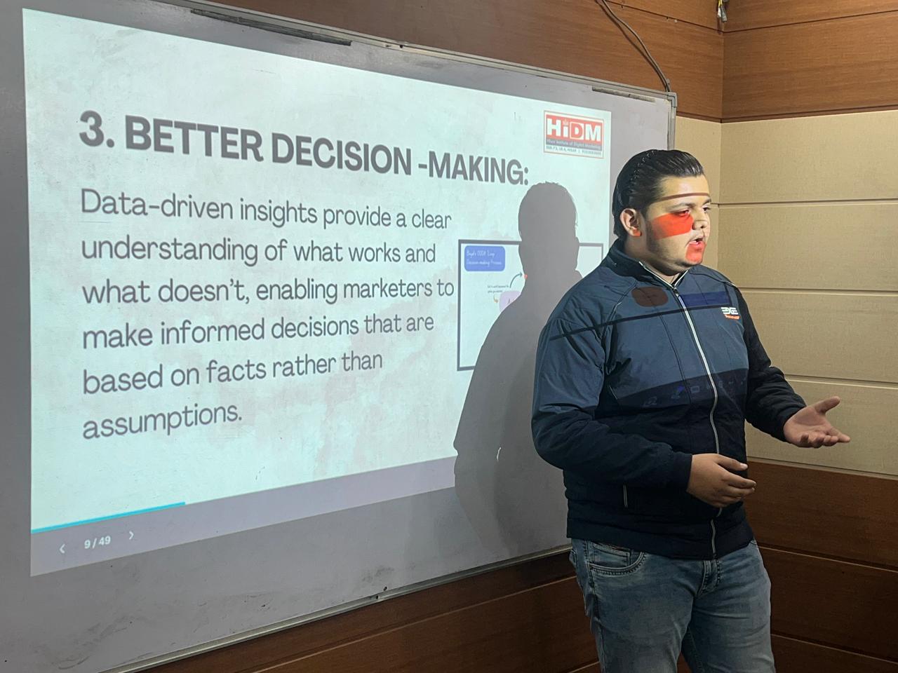 A seminar titled "Leveraging Analytics to Optimise Your Digital Marketing Strategies" took place at the Hisar Institute of Digital Marketing (HIDM)