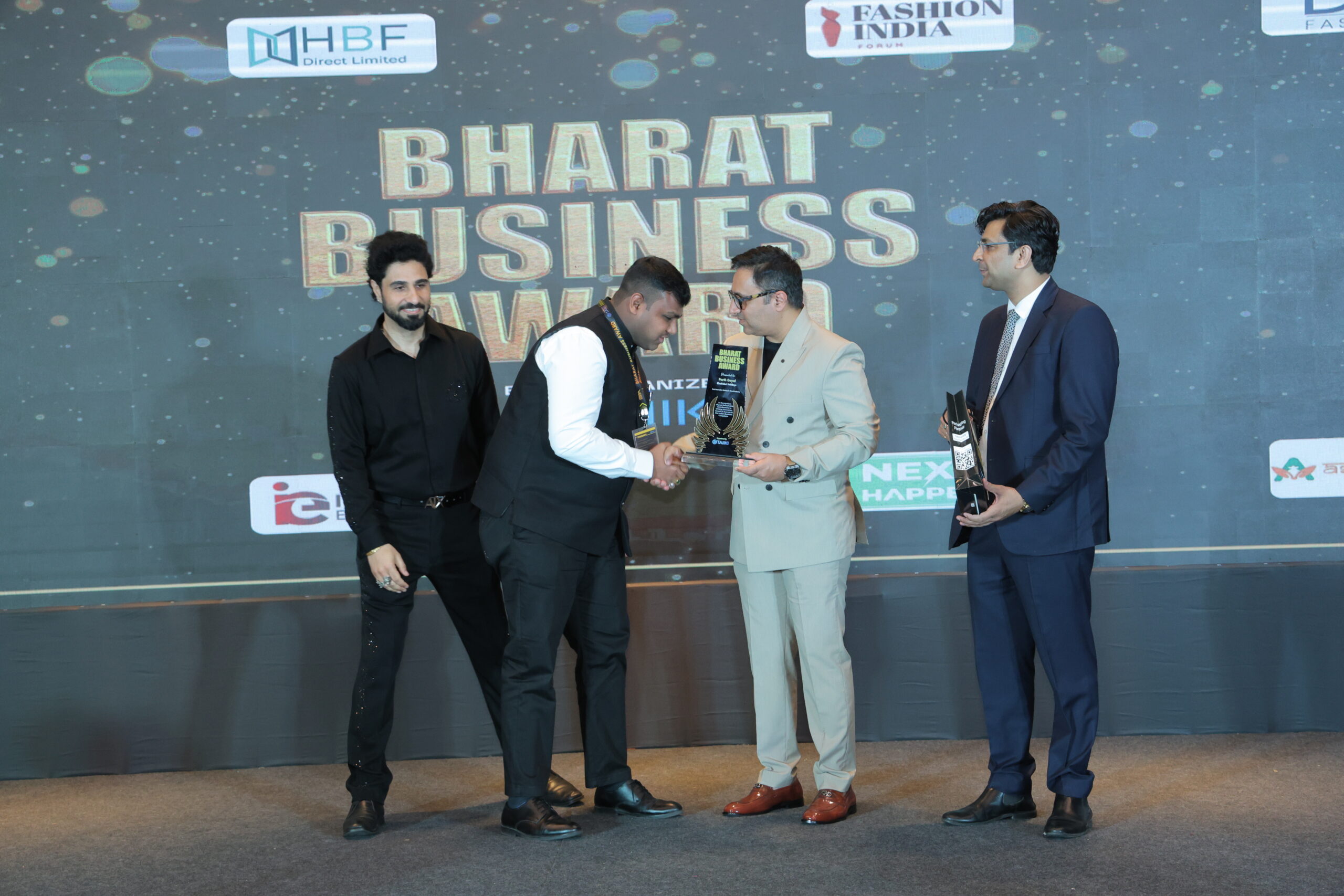 Khatirdari Holidays CEO Parth Goyal Honored with Prestigious Best innovate startup