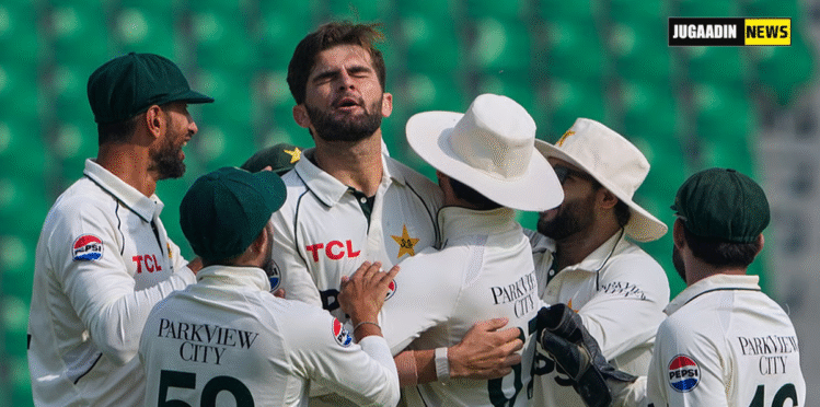 Pakistan Team celebrating in Pakistan vs South Africa