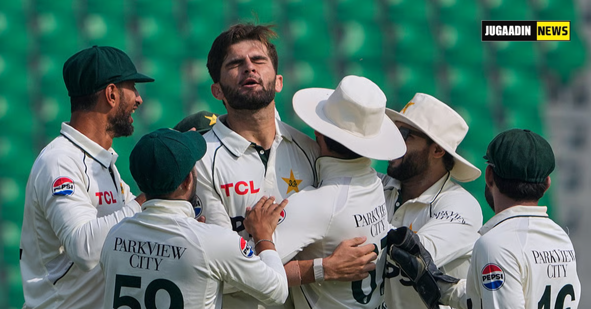 Pakistan Team celebrating in Pakistan vs South Africa